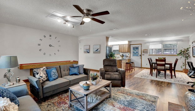 Uhost AI - Get Cozy & Relax! 4BR, 2BA, Hot Tub - Foto 2, Imagen principal