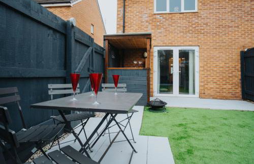 2 Bedroom Home with Garden and Free Parking - Foto 55