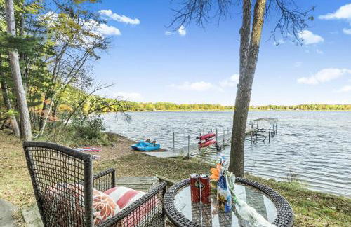 Renovated Lake Cabin with Fire Pit and Kayaks - Photo 53