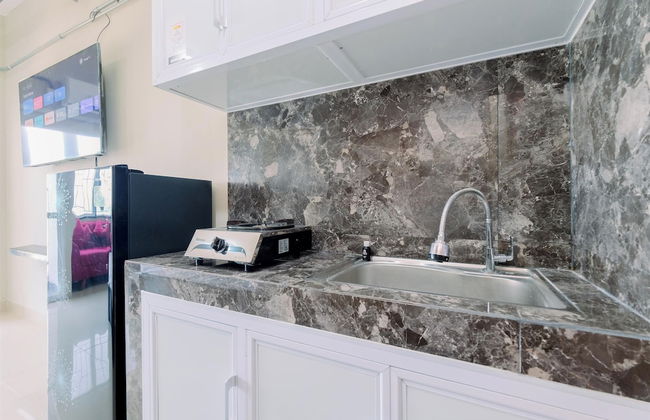 Homey And Restful Studio Royal Sentul Park Apartment - Photo 6