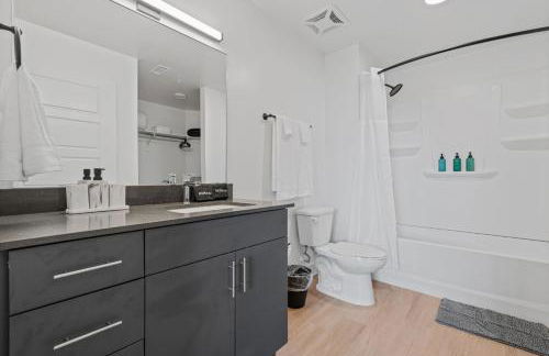 2BR and 2BA Near Events, Dining, and TRAX - Foto 8