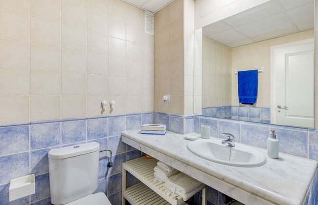 Serene Holiday Home in Huelva With Balcony - Foto 24