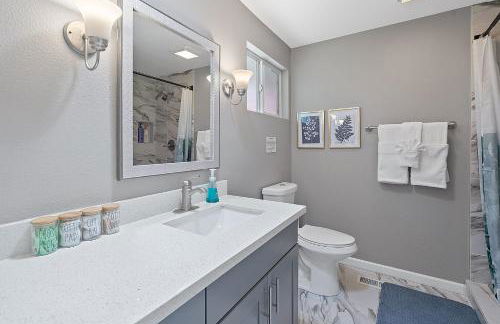 Chic Kirkland Home Overlooking Windsor Vista Park - Photo 29