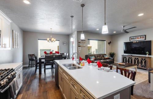 Zion Village Resort 415 Private Hot Tub, Ping Pong Table, and Community Pool access - Foto 9