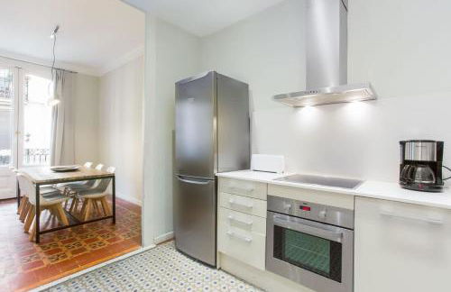 The Collection Barcelona - 4bedroom apartment with a balcony in Las Ramblas 1 2 - Photo 12