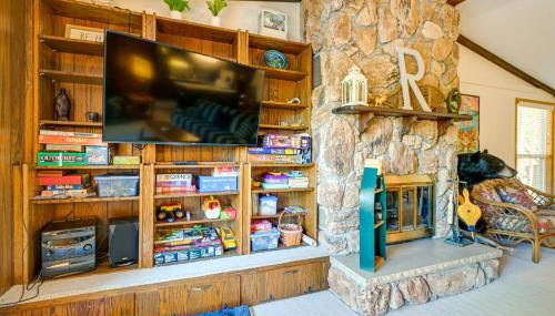 Lakefront Nekoosa Home Private Beach and Boat Dock! - Foto 4