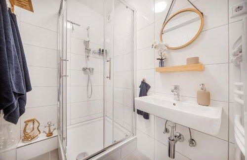 Excellence Deluxe Suite mit Balkon & Stadtblick - zentral an der Messe Essen - Foto 13