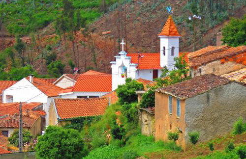 Charming house in Miranda do Corvo + Spacious terrace - Foto 17