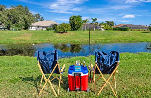 Spacious Canal-View Home with Pool and Game Room - Foto 4