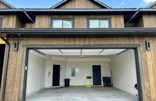 Alpine Escape Luxury Retreat, Hot Tub, Walkable, Mountain Views, 3 King Beds - Foto 43