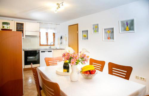 Adorable Holiday Home With Pool and Terrace - Foto 35