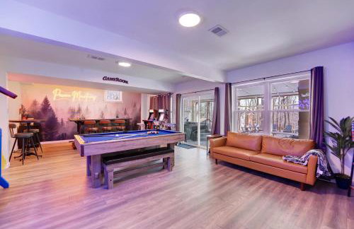 Chalet with Hot Tub, Game, Movie Room, Lake and Pool Access - Foto 43