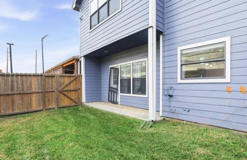 O18B Spacious 3BR Home Sleeps 10 With 2 Living Areas - Foto 47