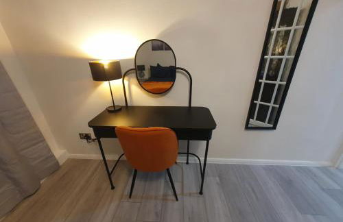 Bright Modern & Spacious 2-Bedroom Apartment - Opposite Penge East Station - 15 mins to Central London! - Foto 3