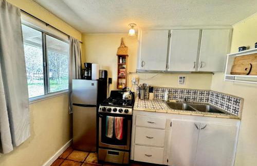 Studio-Style Log Cabin near Carson National Forest, New Mexico - Foto 4