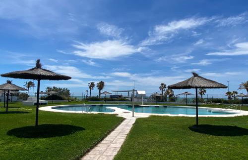 Moderno Apartamento Primera Línea Playa de La Barrosa by ChiclanaDreams - Foto 2