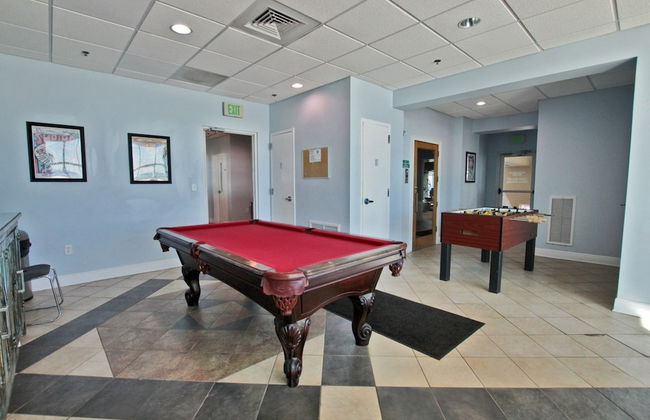 Crystal Shores West Condos by Hosteeva - Foto 30