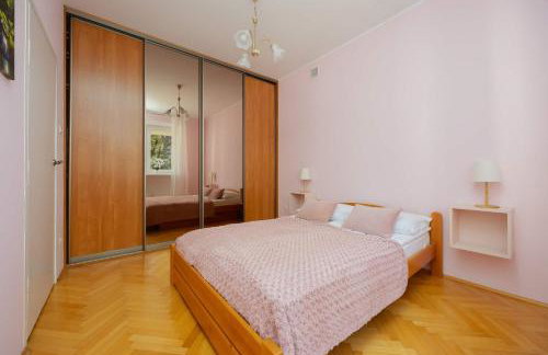 Atmospheric and Spacious Apartment in Warsaw for 3 People by Noclegi Renters - Foto 13