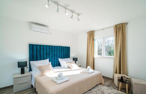 Villa Petmat - with private pool and 6 bedrooms - Photo 44