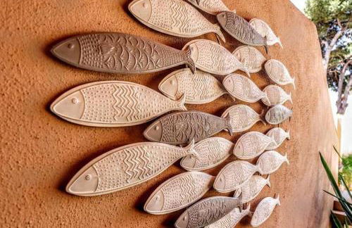 Blue Marine Home - Parking, Pool, AC, WiFi - Photo 20