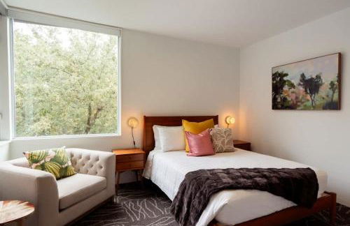 Rice Village Retreat - Rooftop deck - Sleeps 12 - Foto 5