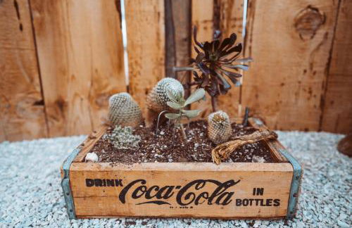 Romantic Desert Escape - Stargazing Dome, Hot Tub, Fire Pit, Hammocks, Cowboy Pool - Foto 58