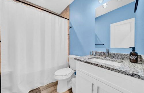 Comfortable 4 bedroom 4 bath Home Near Disney - Foto 17