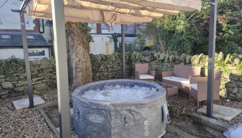 Private Studio With Hot Tub & Ensuite - Photo 4