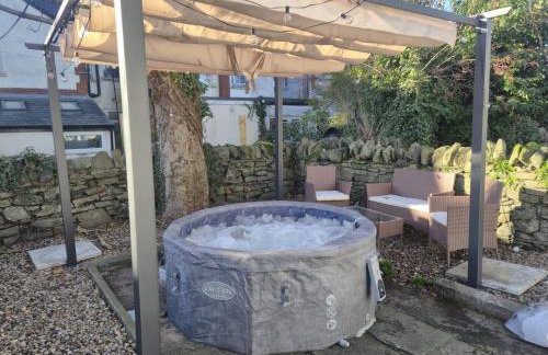 Cozy Cardiff Studio - City Center Gem with Patio - Photo 4