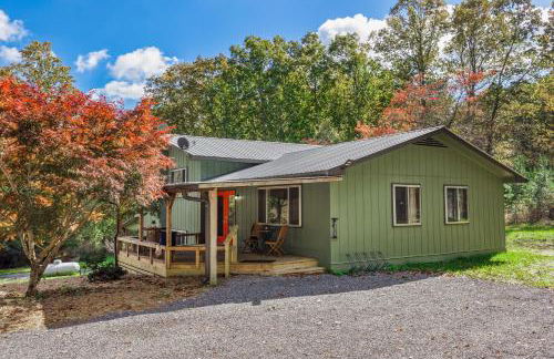 Big Yard Family Getaway - Pets OK - Grill and Hike - Foto 44