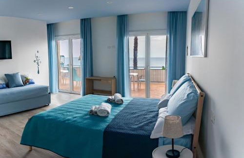 La Terrazza sul Mare Modern Apartment - Foto 26