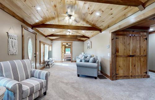 4 Mi to Dtwn Morganton! Family Retreat w/ Patio - Photo 4