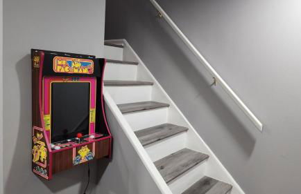 Charming 5 Bed with Spacious Yard with HotTub - Foto 25