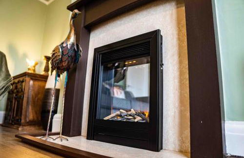 Spacious Family Home Minutes from the Beach - Foto 16