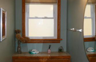 Historic Home with Outdoor Hot Tub Near Downtown in Public Transportation Hub - Photo 18