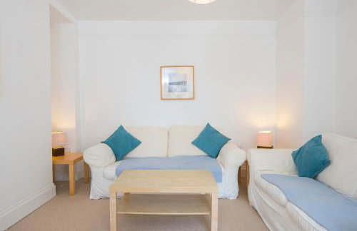 Inglenook House - Photo 10