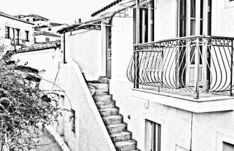 Nadia's Place - Photo 1