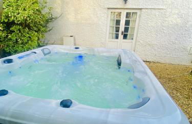 April Cottage - Photo 50