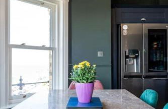 Luxury Penthouse Retreat with Epic Ocean Views & Log Burner - Foto 14