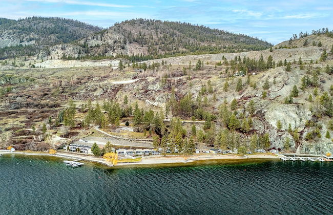 Lakeside Condo w Large Outdoor Space - Photo 22