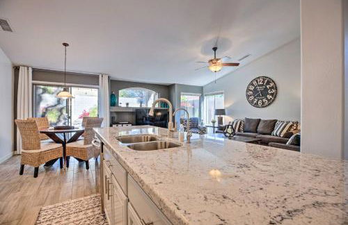 Close to Hikes! Snowbird Oasis with Pool in Estrella - Foto 8