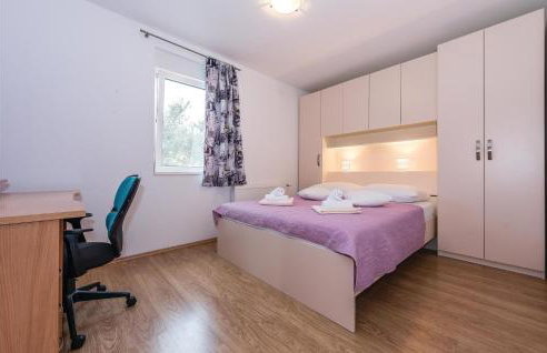 Four-Bedroom Holiday Home In Primosten - Foto 28