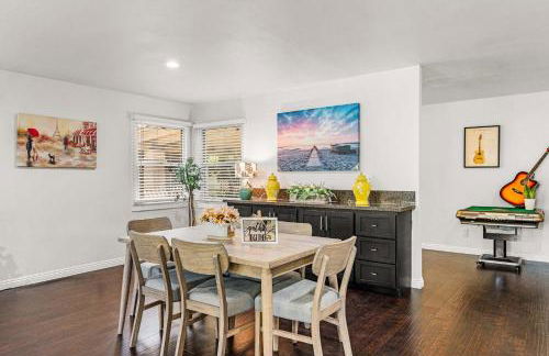 Spacious Retreat w Large Kitchen & Outdoor Patio - Photo 6