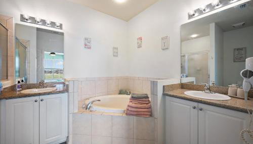 Lovely 2-Bedroom plus Den Condo in Greenlinks Resort - Foto 4