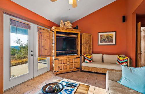 Legendary 3 Bedroom Estate with Pool & Hot Tub! - Foto 55