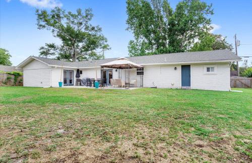 Ranch Home Gem 5BR Home Sleeps 12 with Game Room - Foto 37