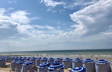 Maison avec jardin, calme et ensoleillée à 2 minutes du centre-ville - Photo 2
