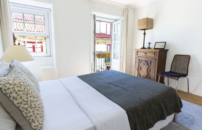 Bright 3BR Flat w/ AC in City Center by LovelyStay - Photo 3