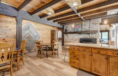 Moose Tracks Cabin - Hot Tub BBQ Billiards Groups - Foto 22