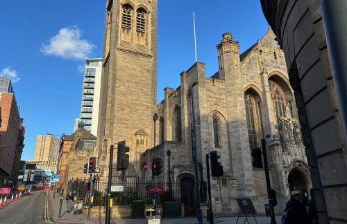 Stylish 2-Bed Apartment – Prime Leeds City Centre - Foto 49